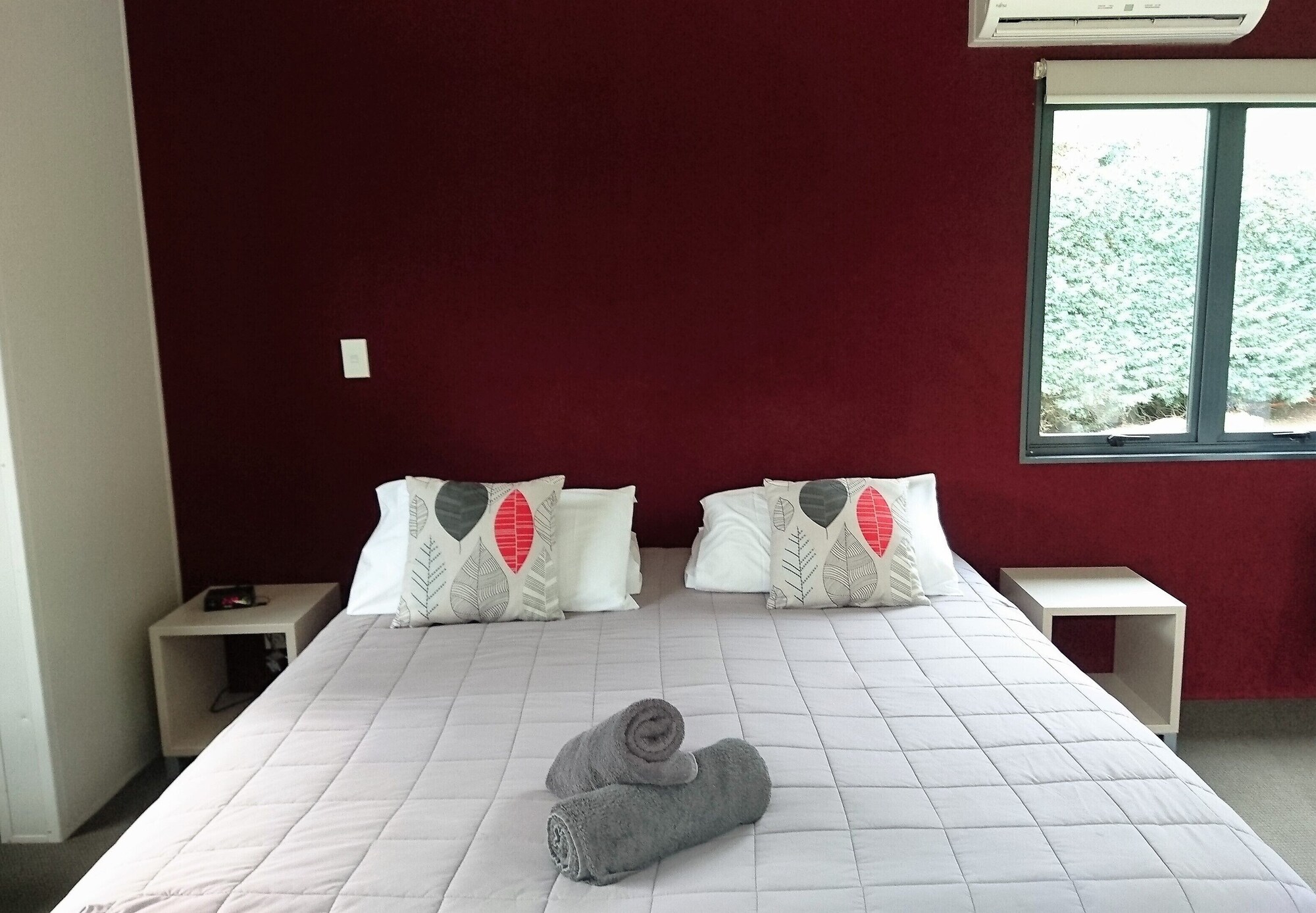 DELUXE, CABIN, SHARED BATHROOM