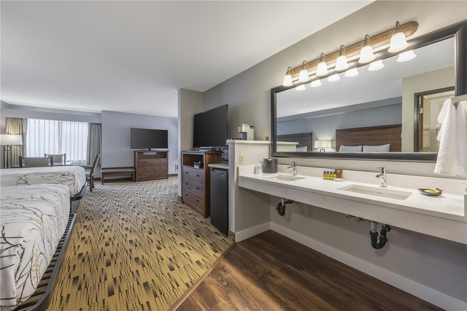 Best Western Plus Columbia River Inn 11/63