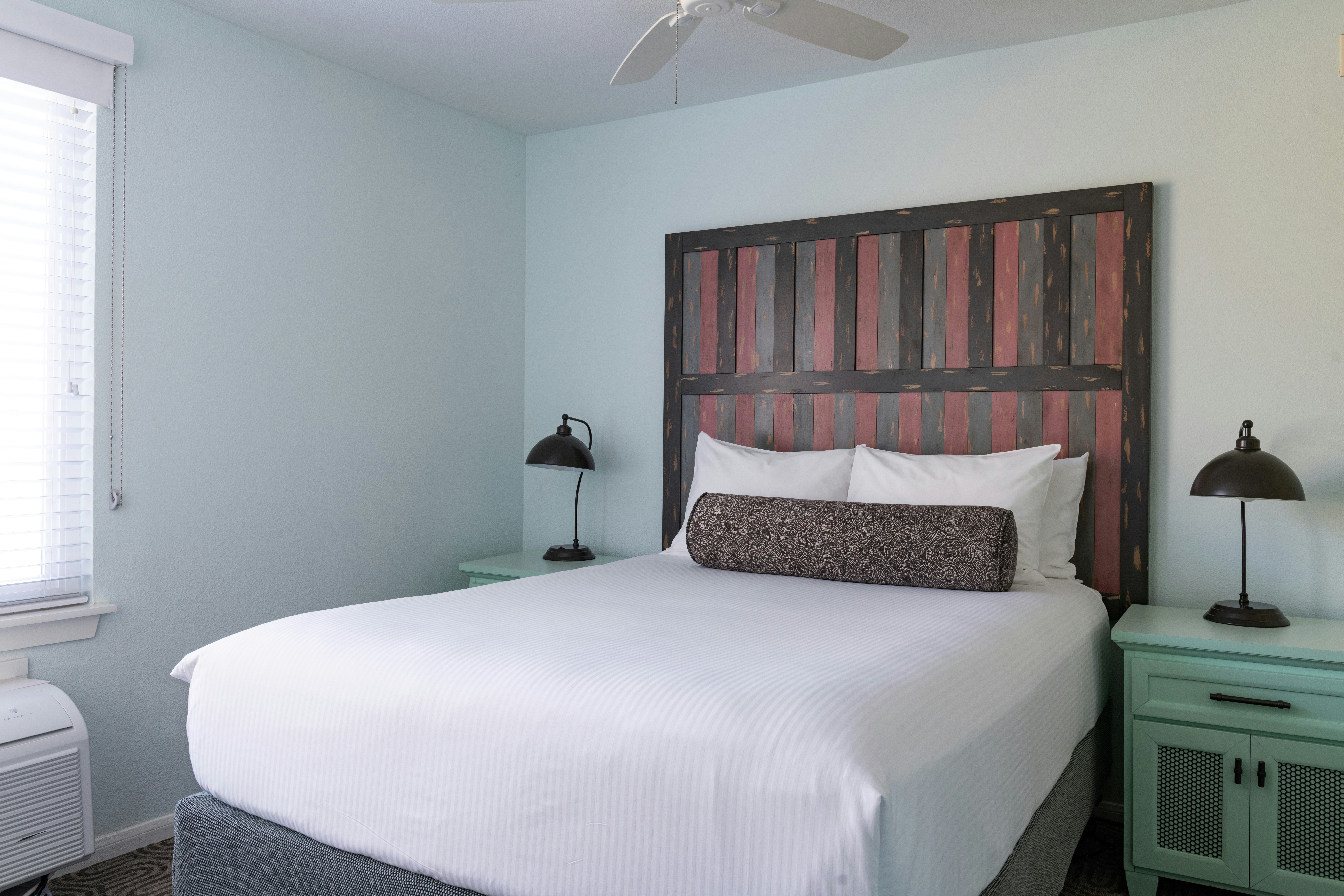2 BEDROOMS, SUITE