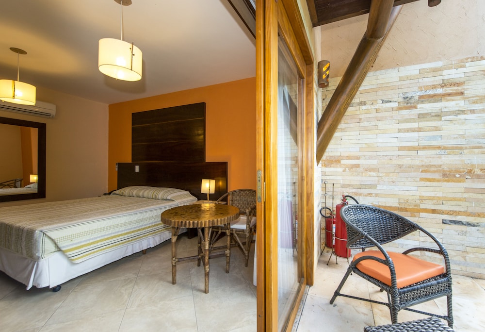 Deluxe, 1 Double and 1 Single Bed