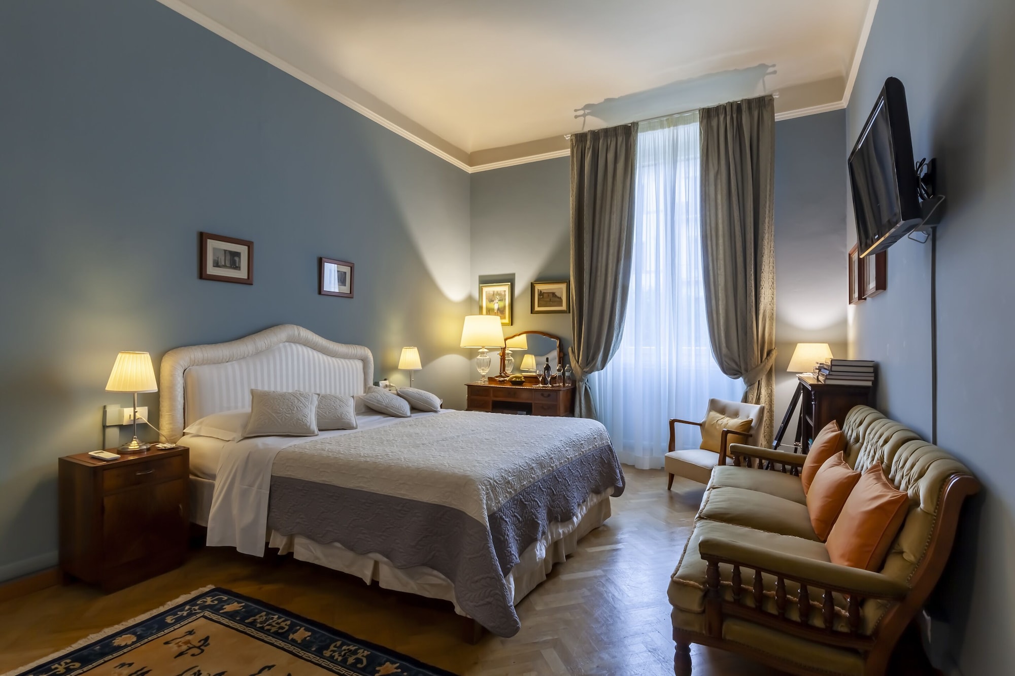 DELUXE, DOUBLE BED