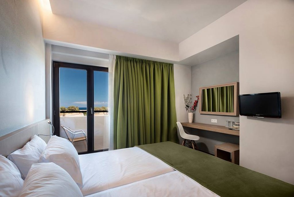 DOUBLE ROOM