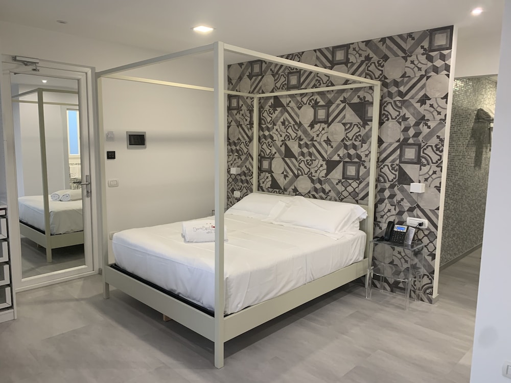 Spa, Queen Bed, with View