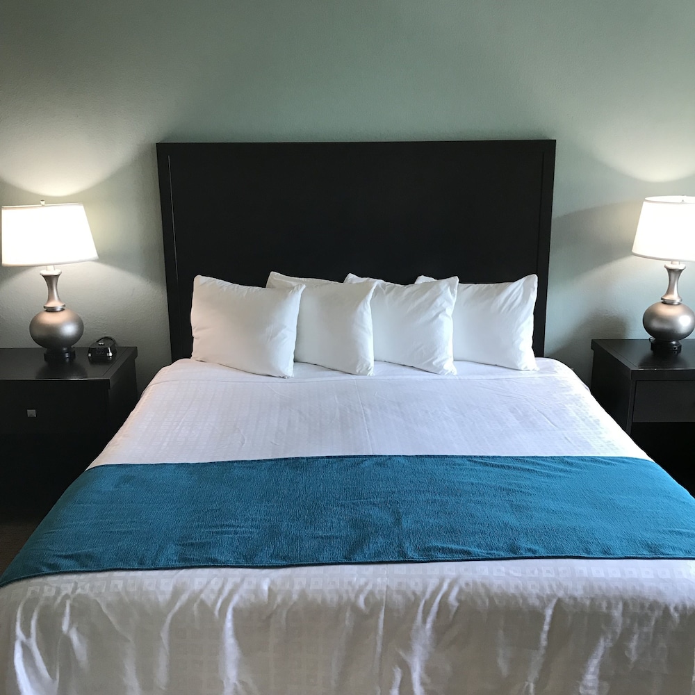 Hawthorn Suites by Wyndham Lake Buena Vista Orlando photo3