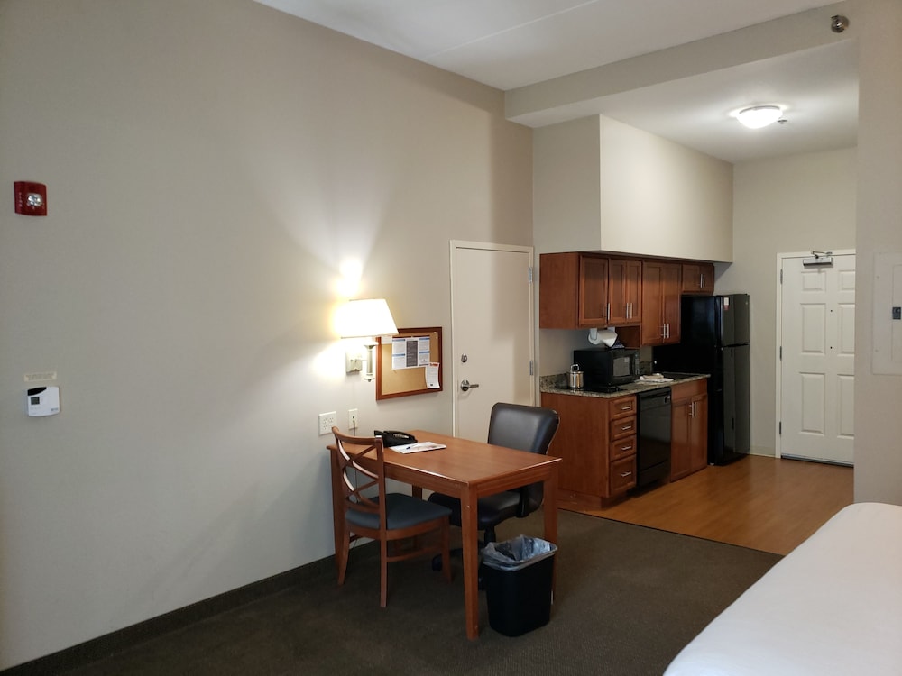 Candlewood Suites Murfreesboro 40/58