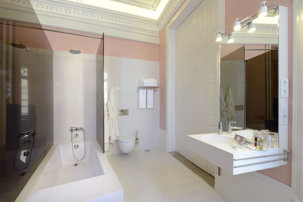 Emaj Guimaraes Boutique Hotel 35/41