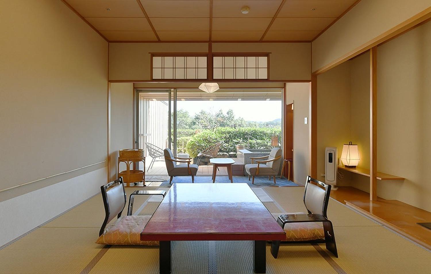 Room, Twin Beds, External Bathroom