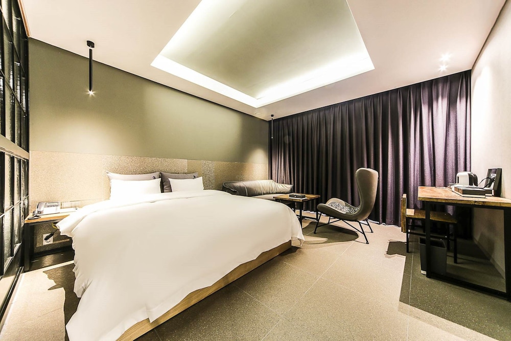 Yeoubi Hotel 28/61
