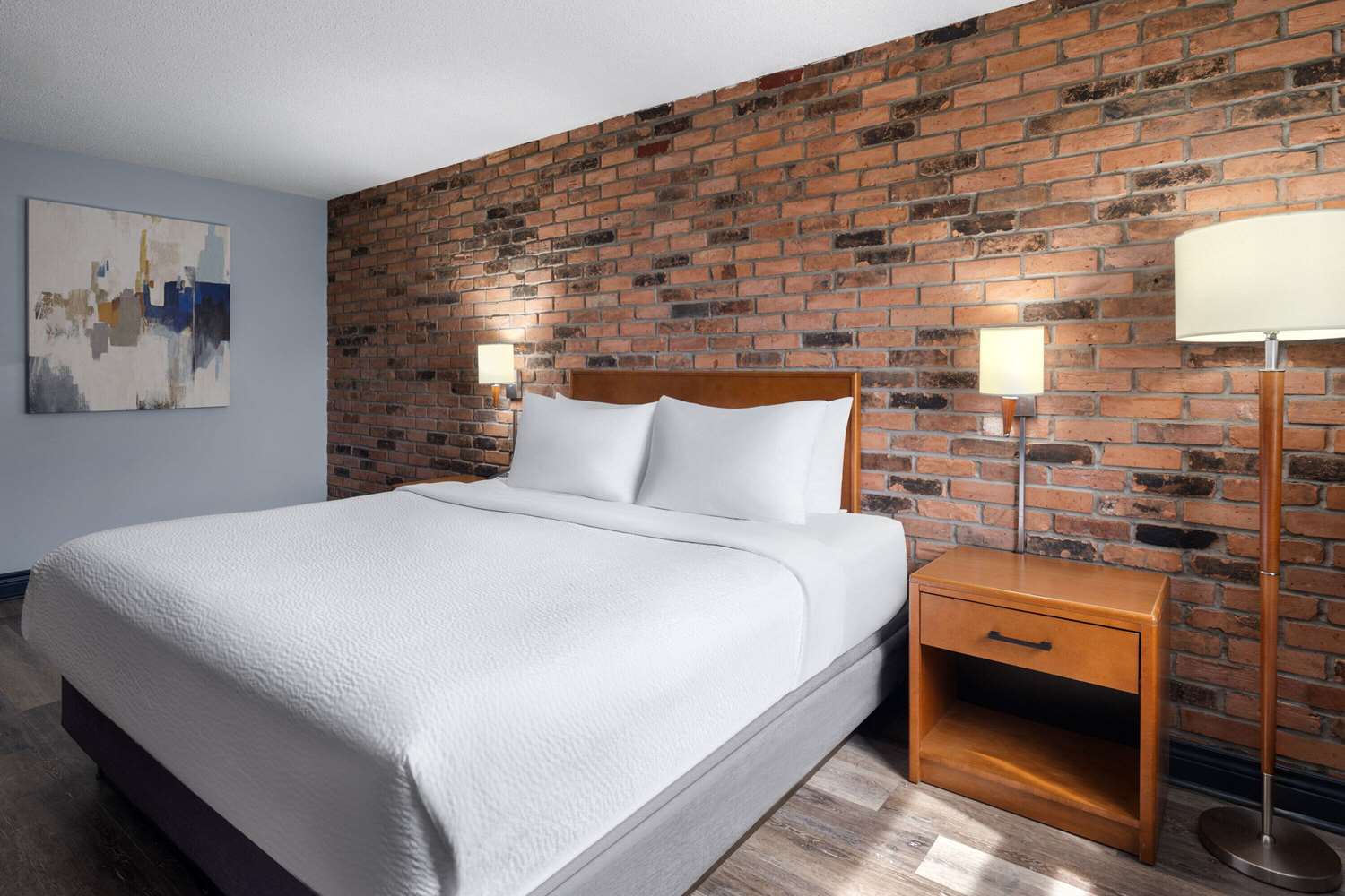 Travelodge by Wyndham Barrie on Bayfield 8/24