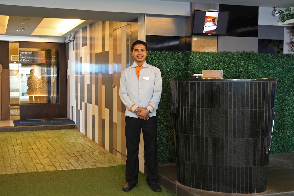 Golden Tulip Mandison Suites 8/59