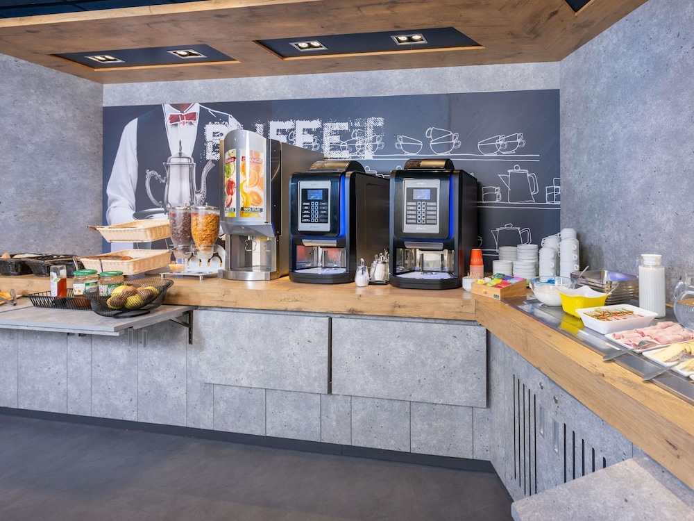 IBIS BUDGET LYON CALUIRE CITE INTERNATIONALE 50/57