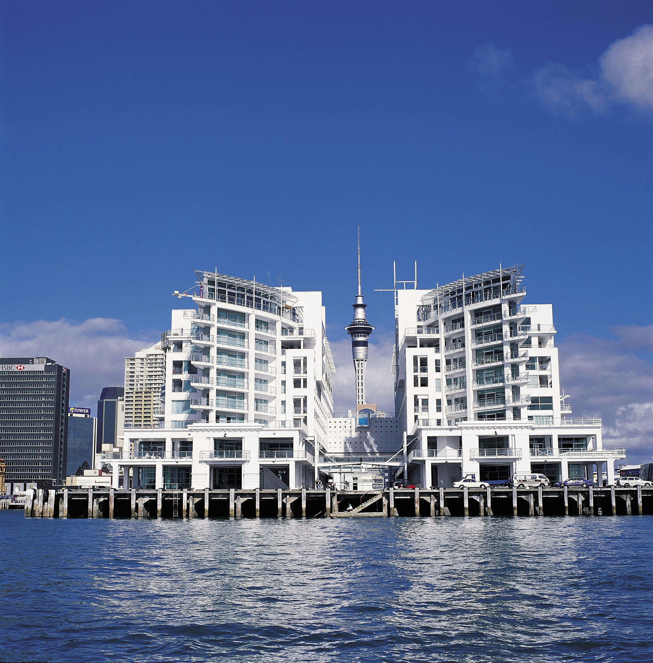 Hilton Auckland 78/78