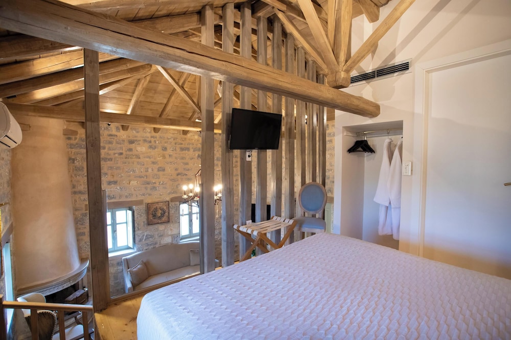 Suite, King Bed, Queen and Twin Beds, Panoramic Sea View