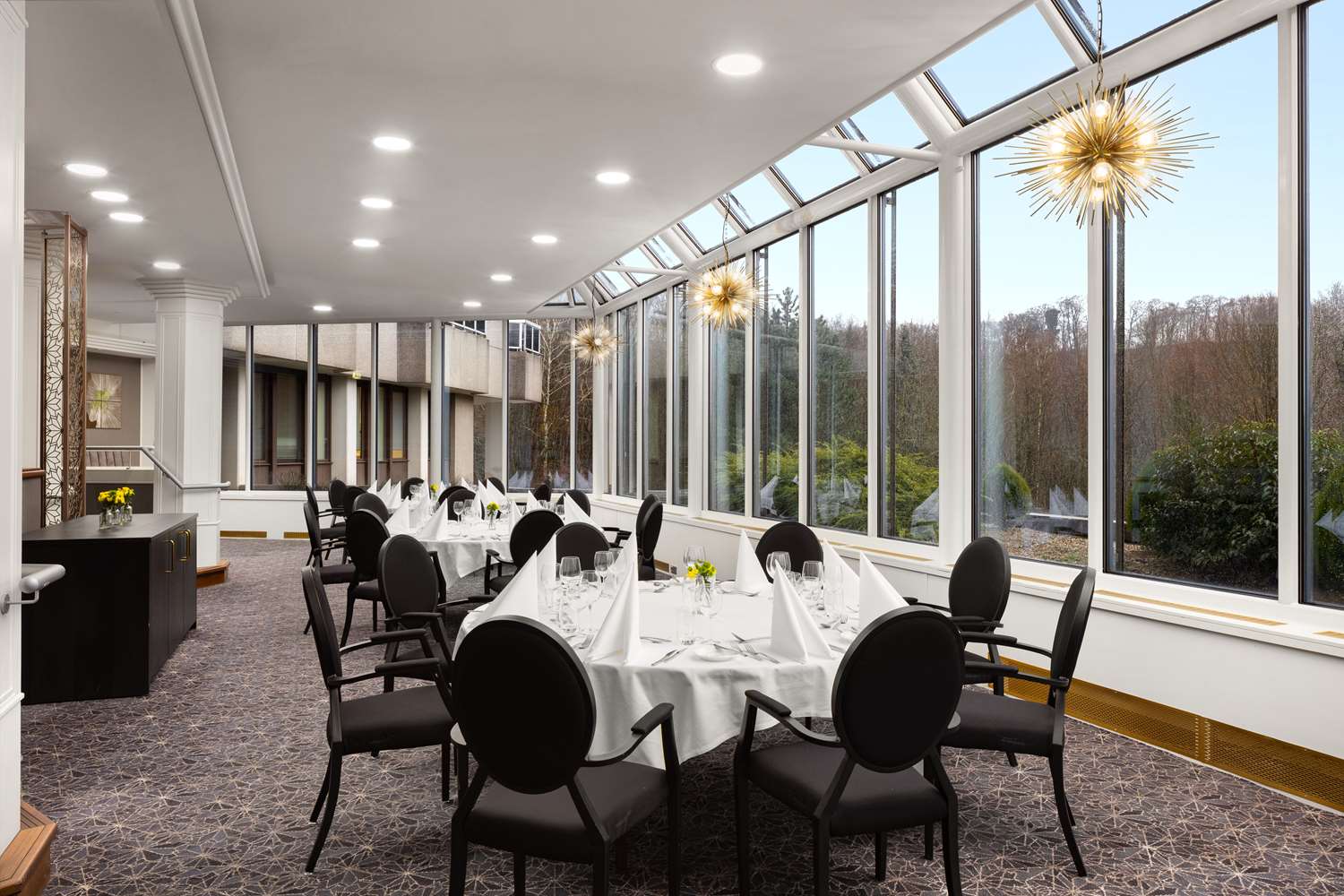 restaurant cafeteria