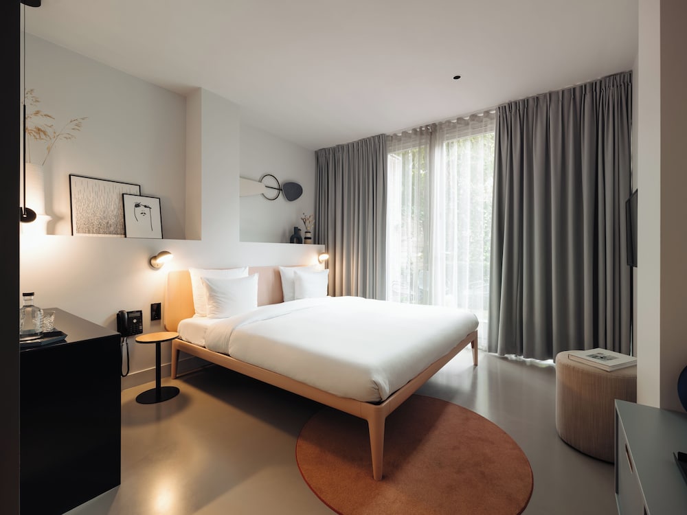 Big, King Bed, Terrace