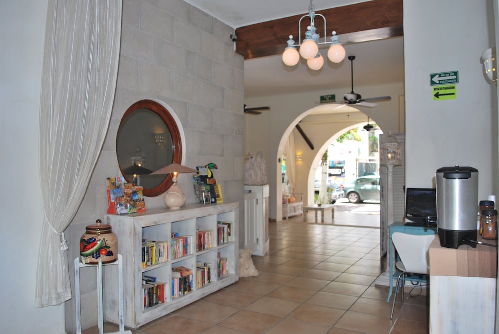 Coco Rio Hotel 40/50