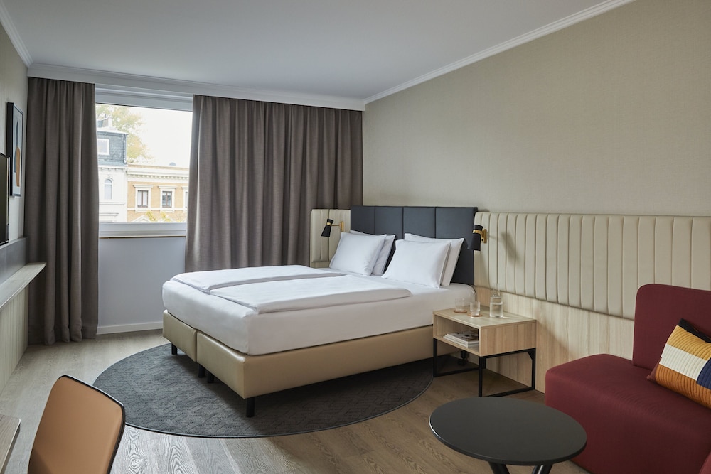 Crowne Plaza Hamburg - City Alster 11/82