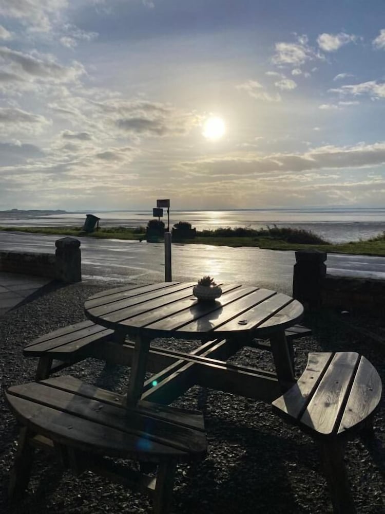 Powfoot Hotel 44/49