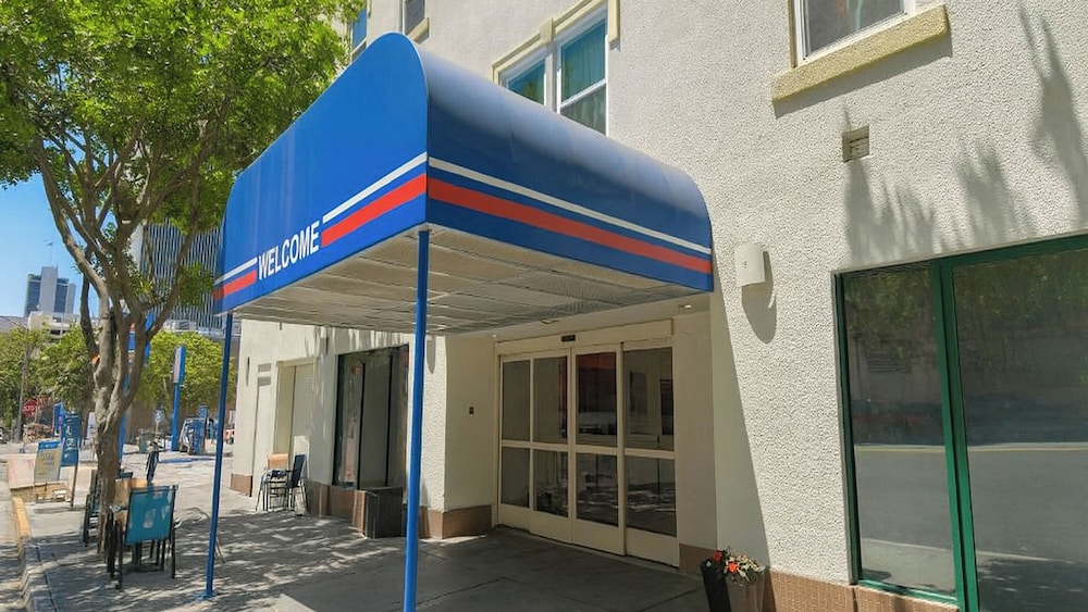 Motel6 San Diego, CA - Downtown 37/50
