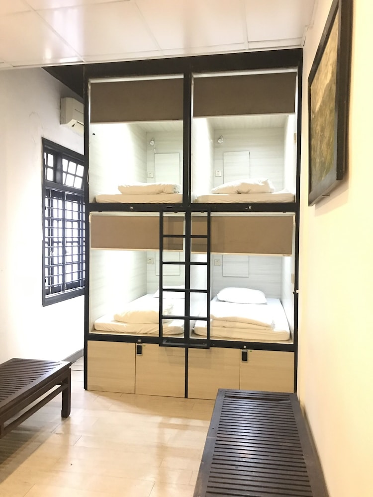 Amona Hotel 22/50