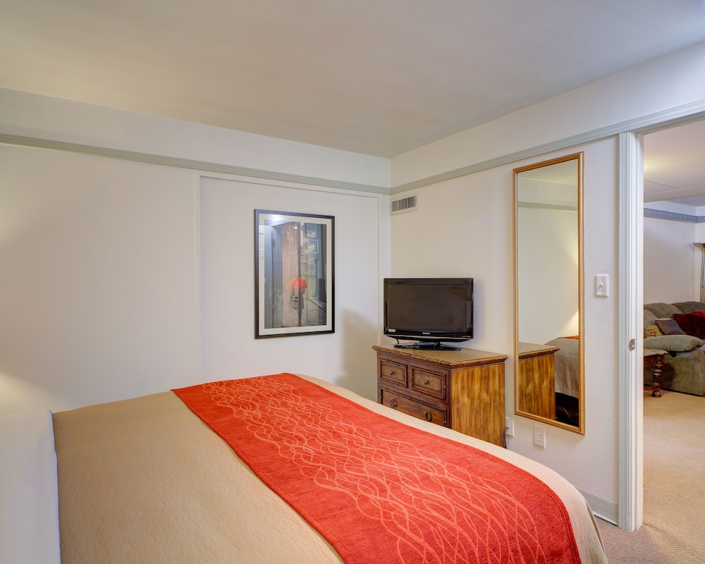 Comfort Inn Midwestern Square 7/27