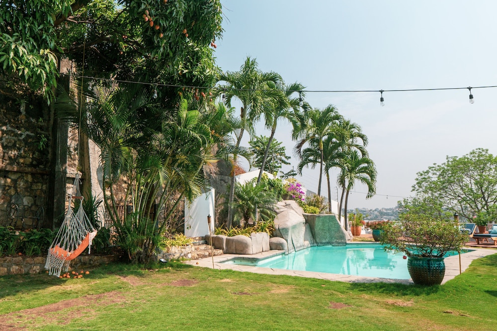 Nazu House Bed Breakfast 65/69