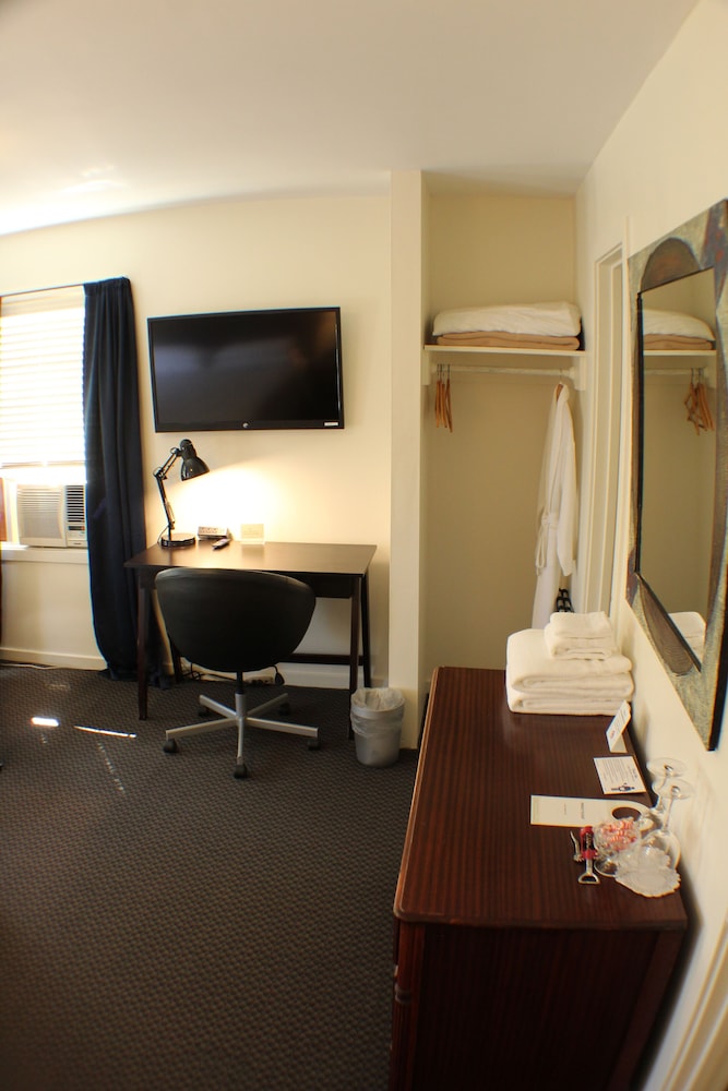 San Anselmo Inn B&B 47/57