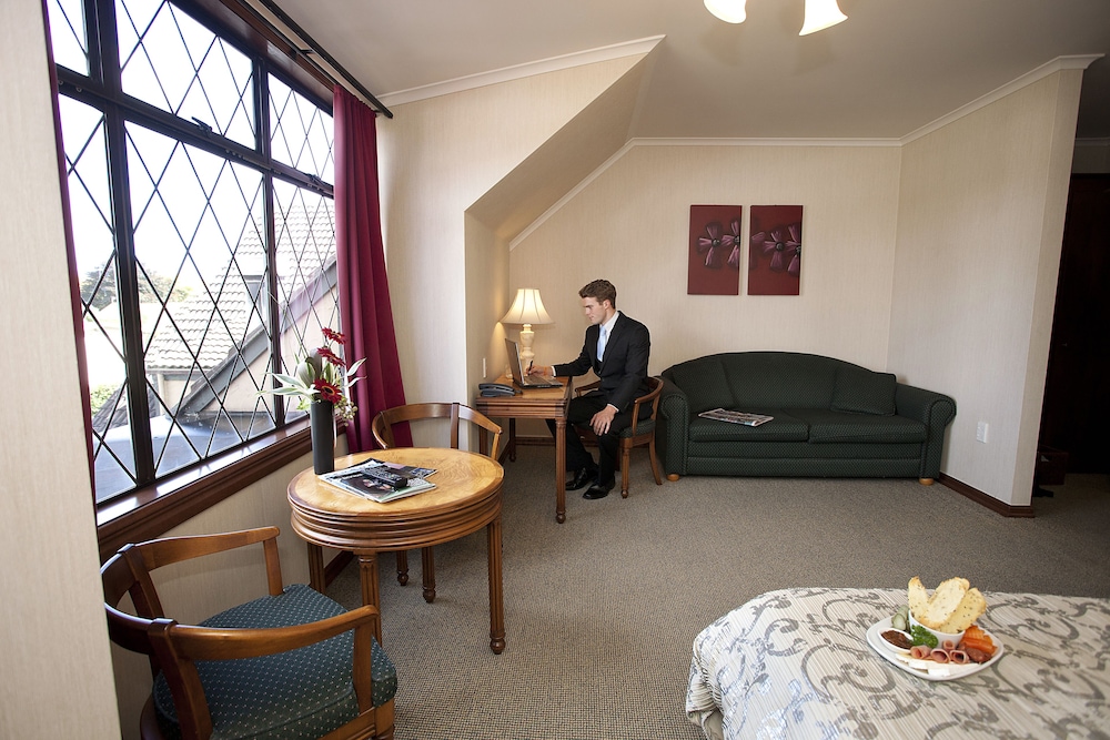 Distinction Coachman Hotel Palmerston North 53/63