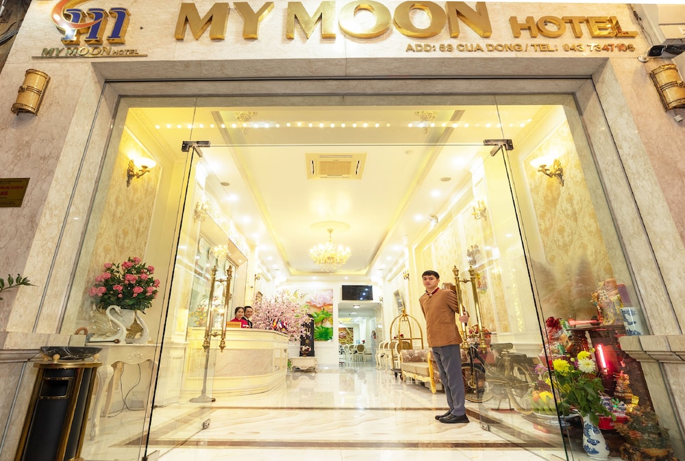 My Moon Hotel 3/51