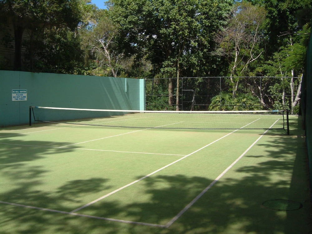 Gemini Court Holiday Apartments 24/47