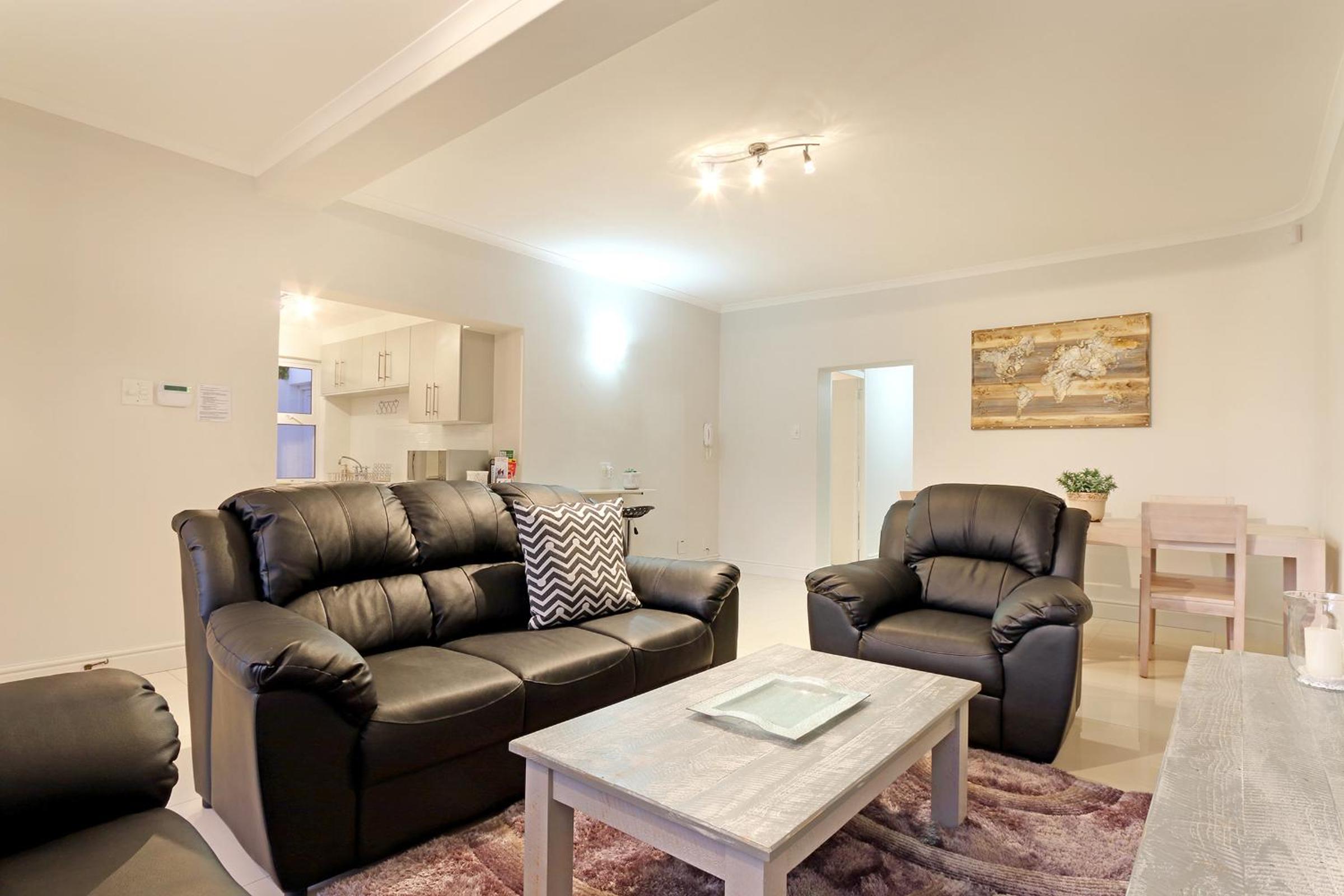 Camps Bay Beach Apartment 7/20