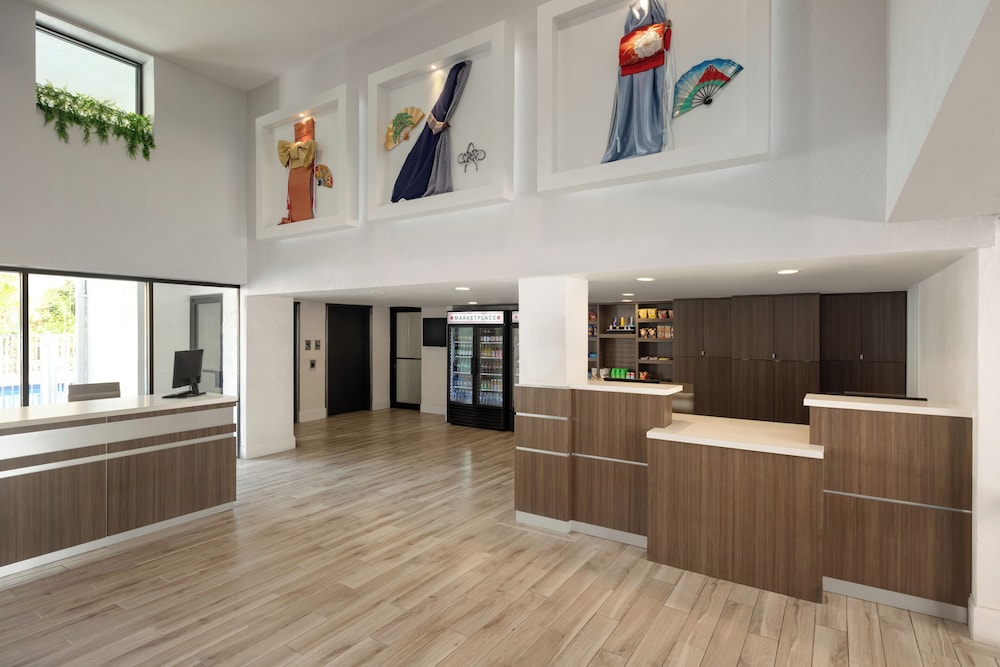 Lobby at Mai Hana Hotel and Suites International Drive, ORLANDO - FL