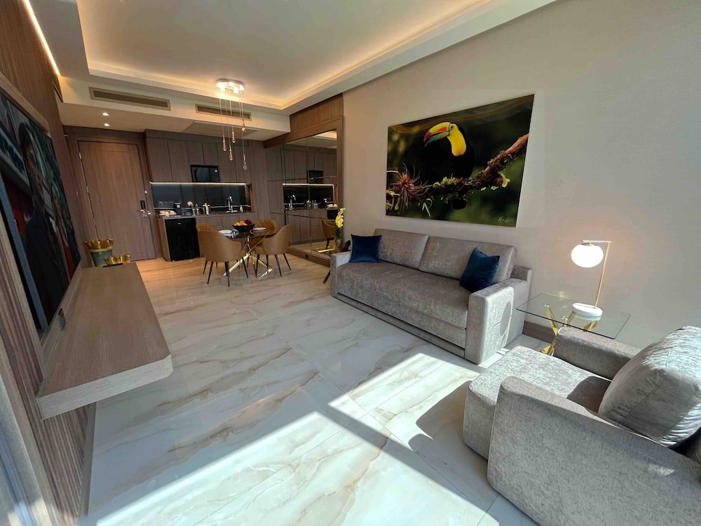 Safi Royal Luxury Metropolitan 25/47