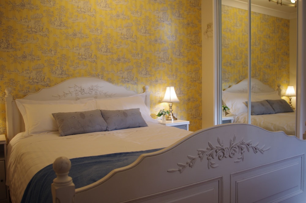 Astoria Retreat Bed And Breakfast 8/25