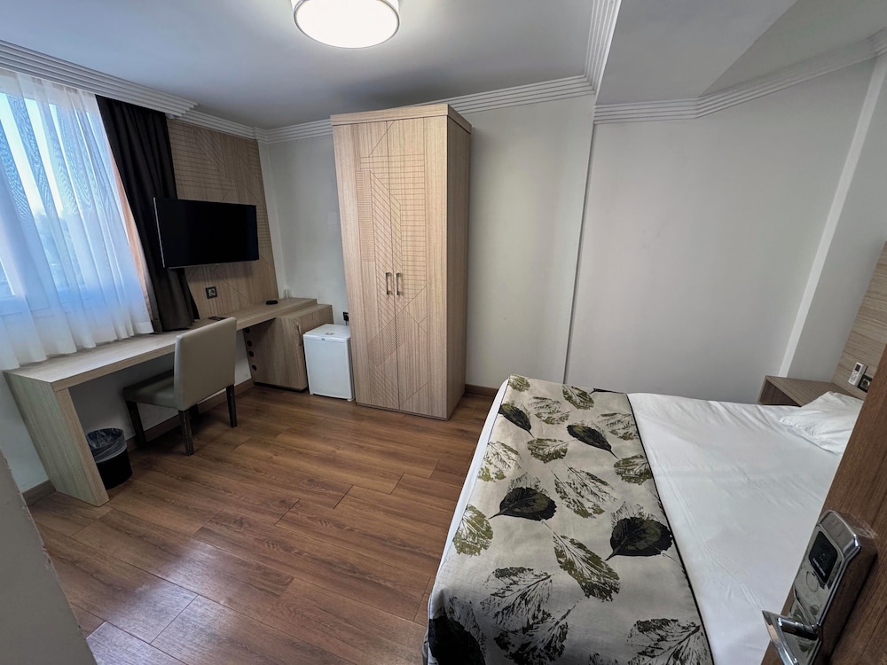 Hotel Mandalin 18/50