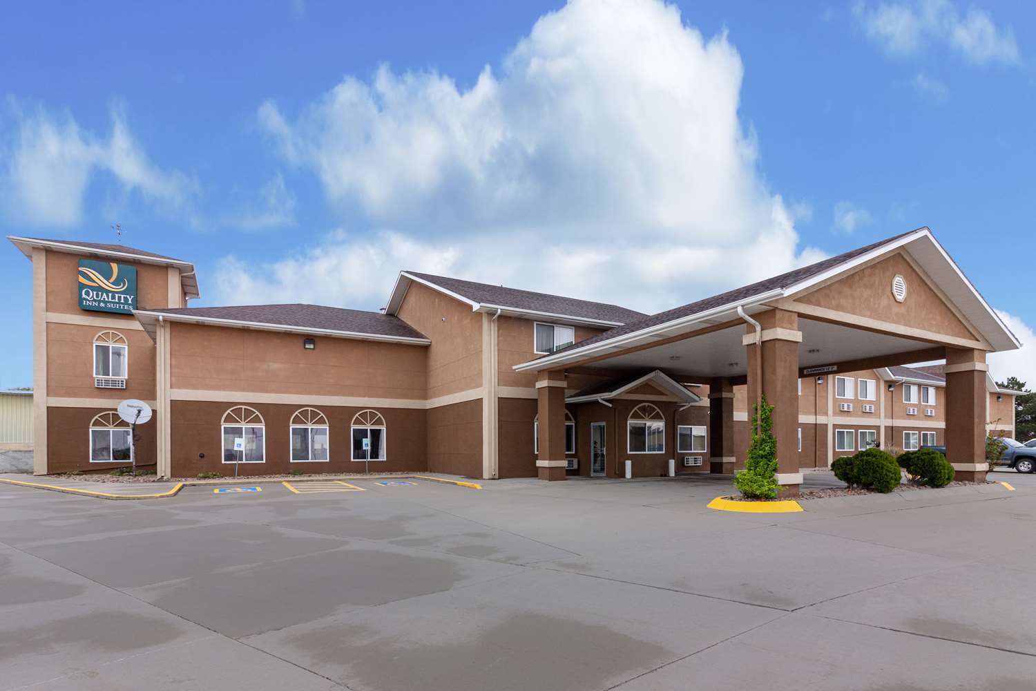 Quality Inn & Suites McCook 16/18