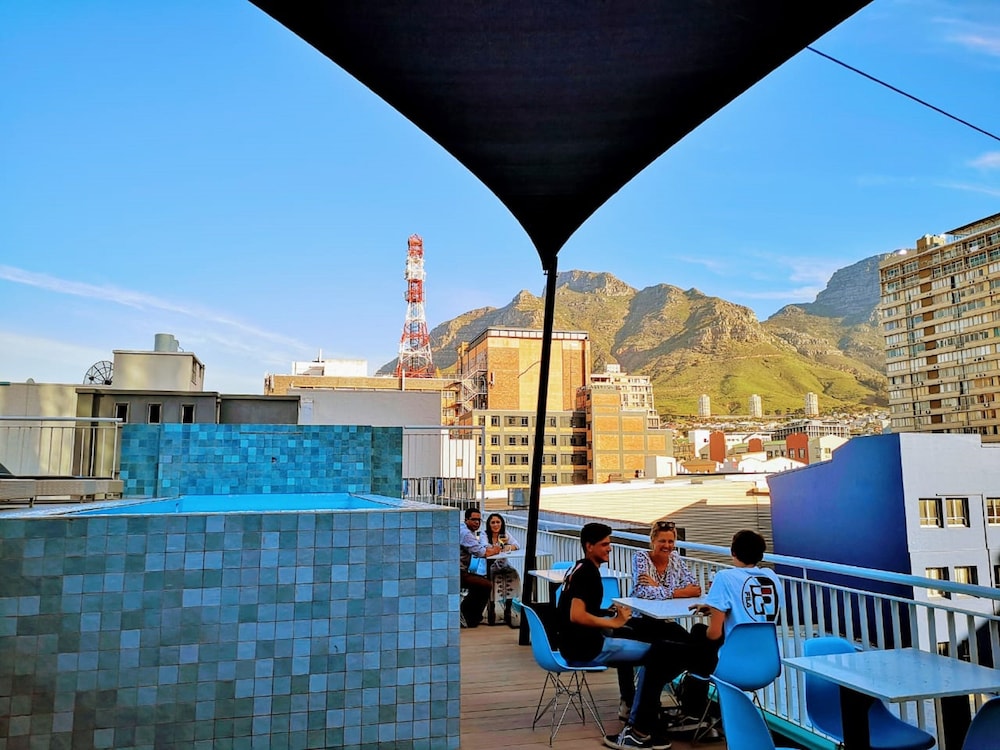 Urban Oasis Aparthotel Eatery and Spa 43/50