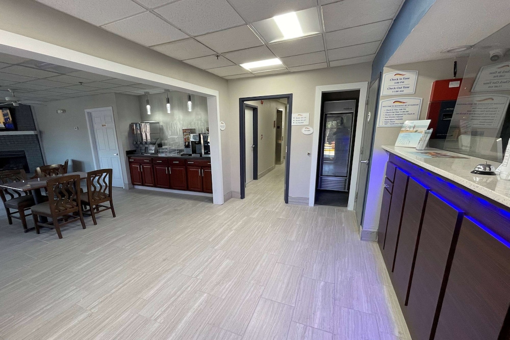 Baymont by Wyndham Adairsville 6/41