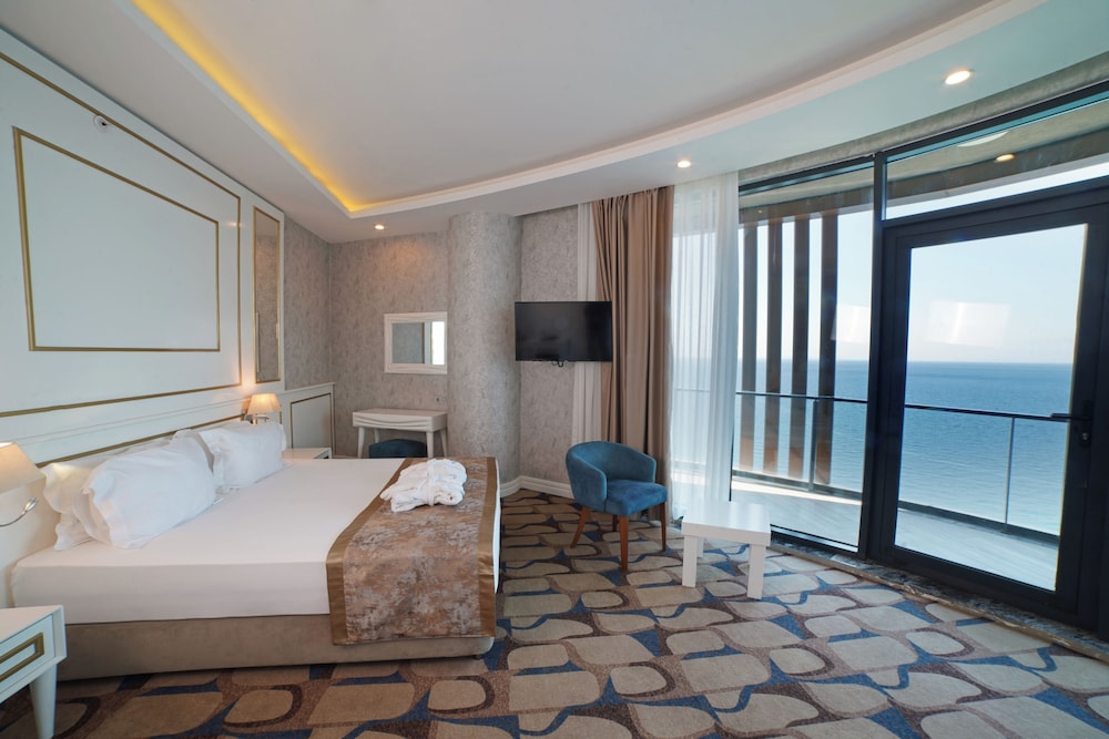 جناح تنفيذي بسرير كينج بإطلالة على البحر، Blue Mudanya Hotel 4/10