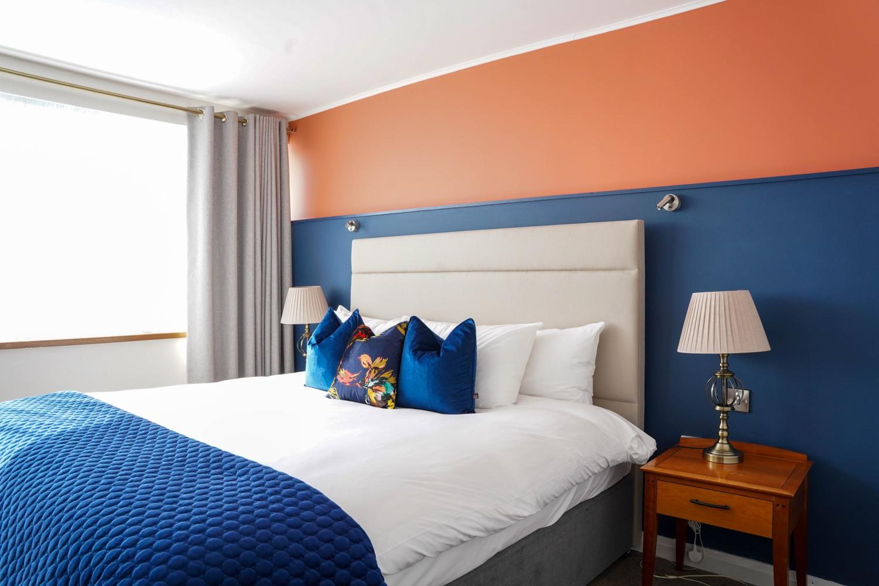 Alcock & Brown Hotel 12/48
