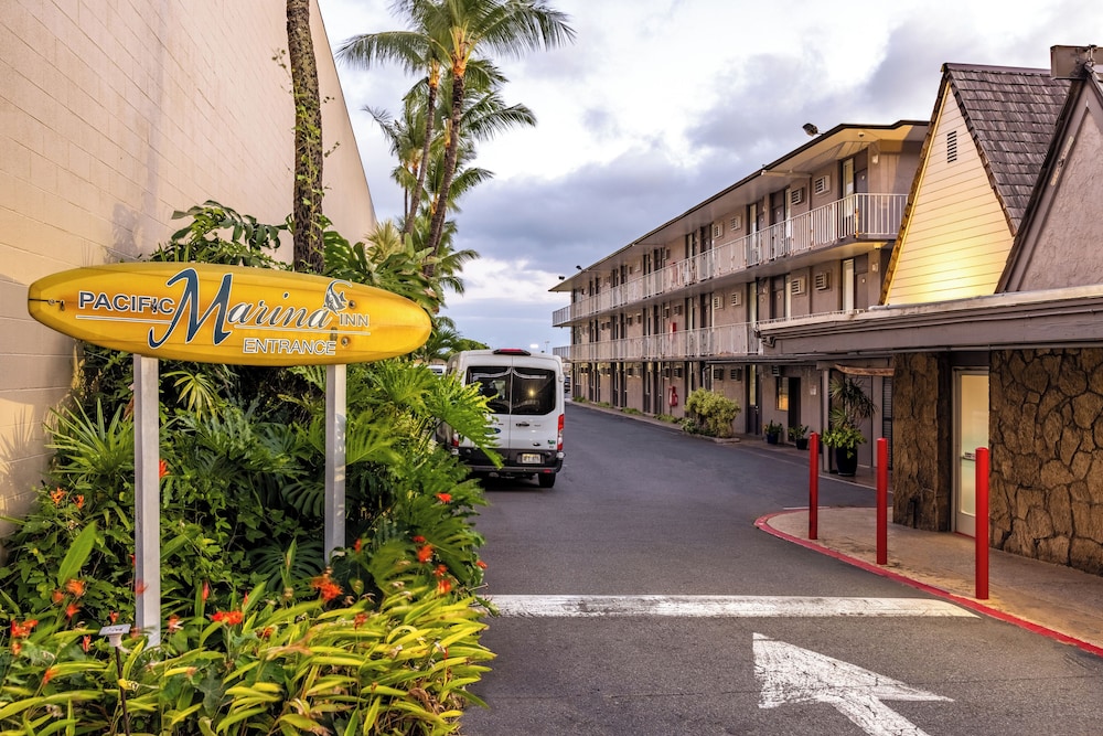 Pacific Marina Inn 42/53