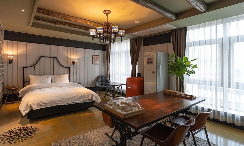 February Hotel Dongseongro 19/68