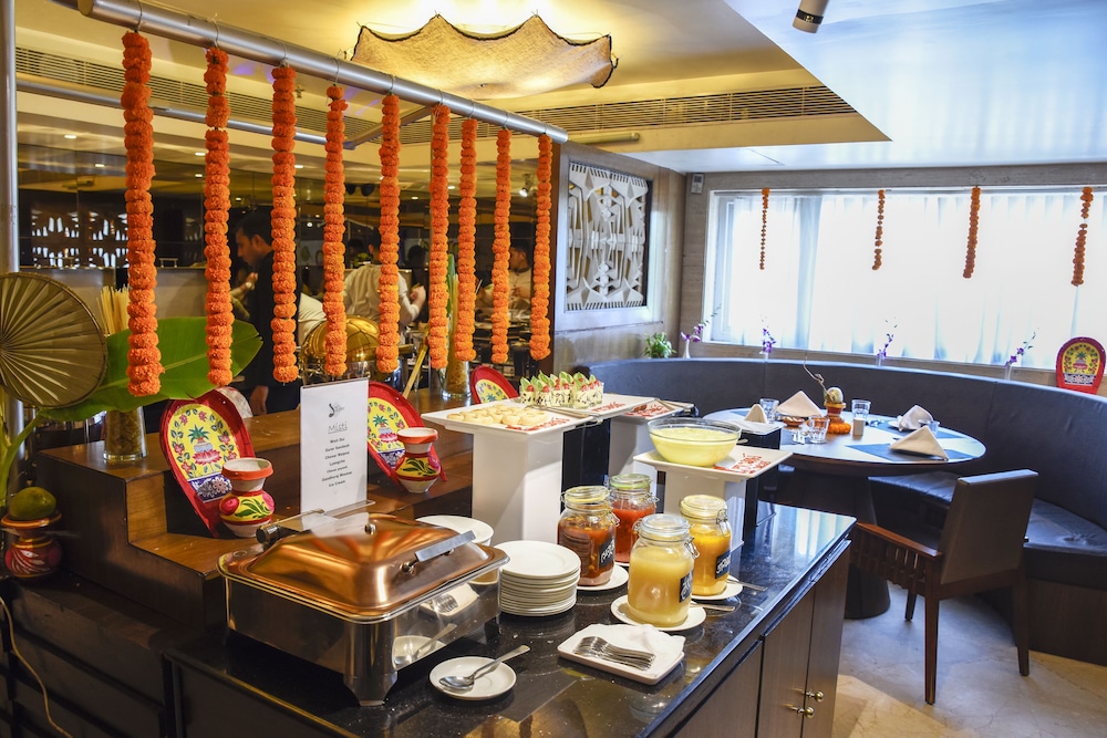 Monotel Luxury Business Hotel 41/50