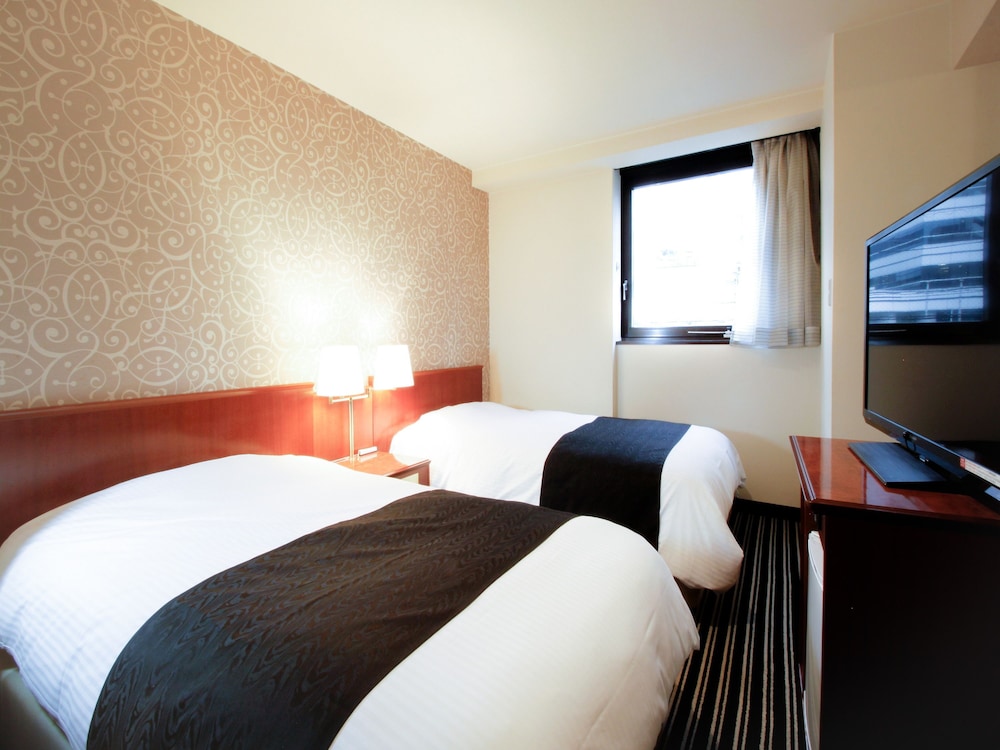 ROOM, TWIN BEDS