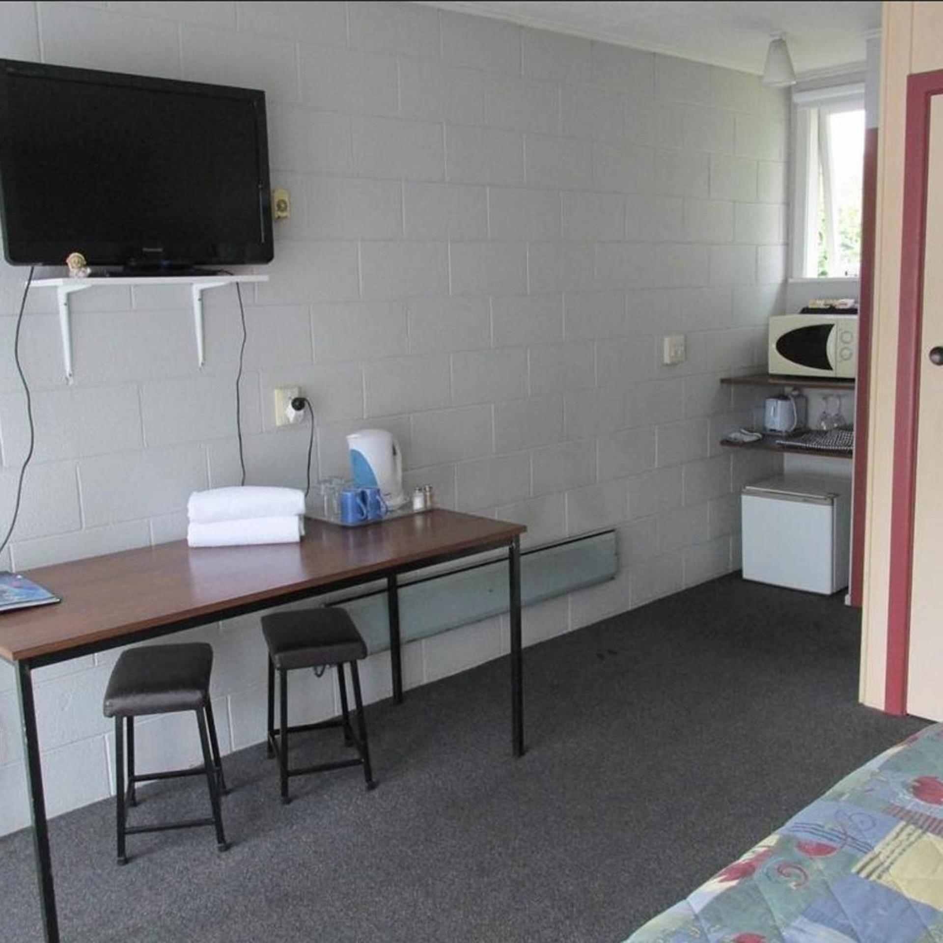 Camberley Court Motel 19/26