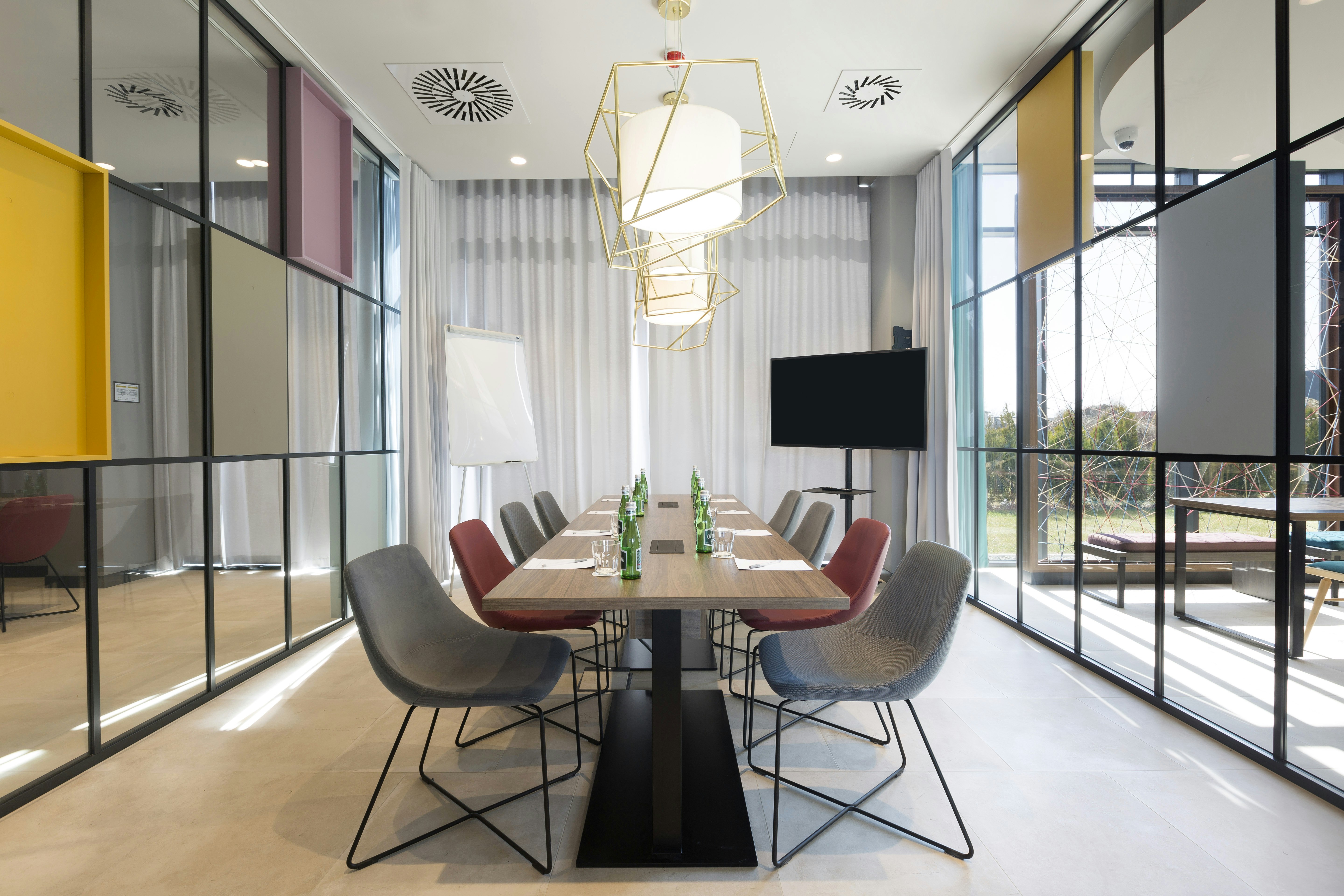 Hampton by Hilton Krakow Airport 8/15