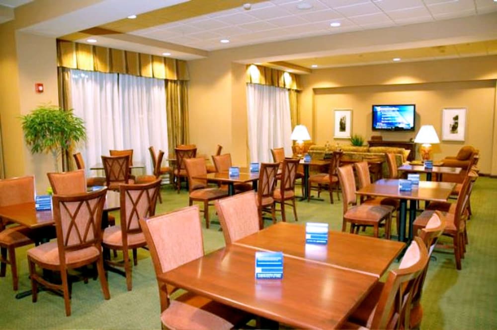 Hampton Inn Calera 32/47