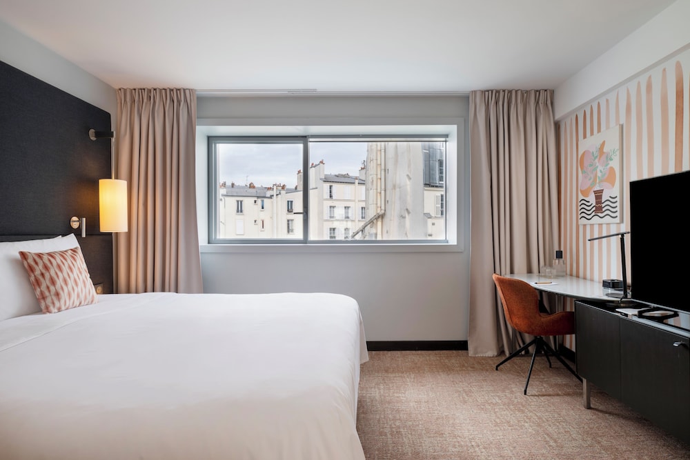 Room, Queen Bed, Garden View 5/10