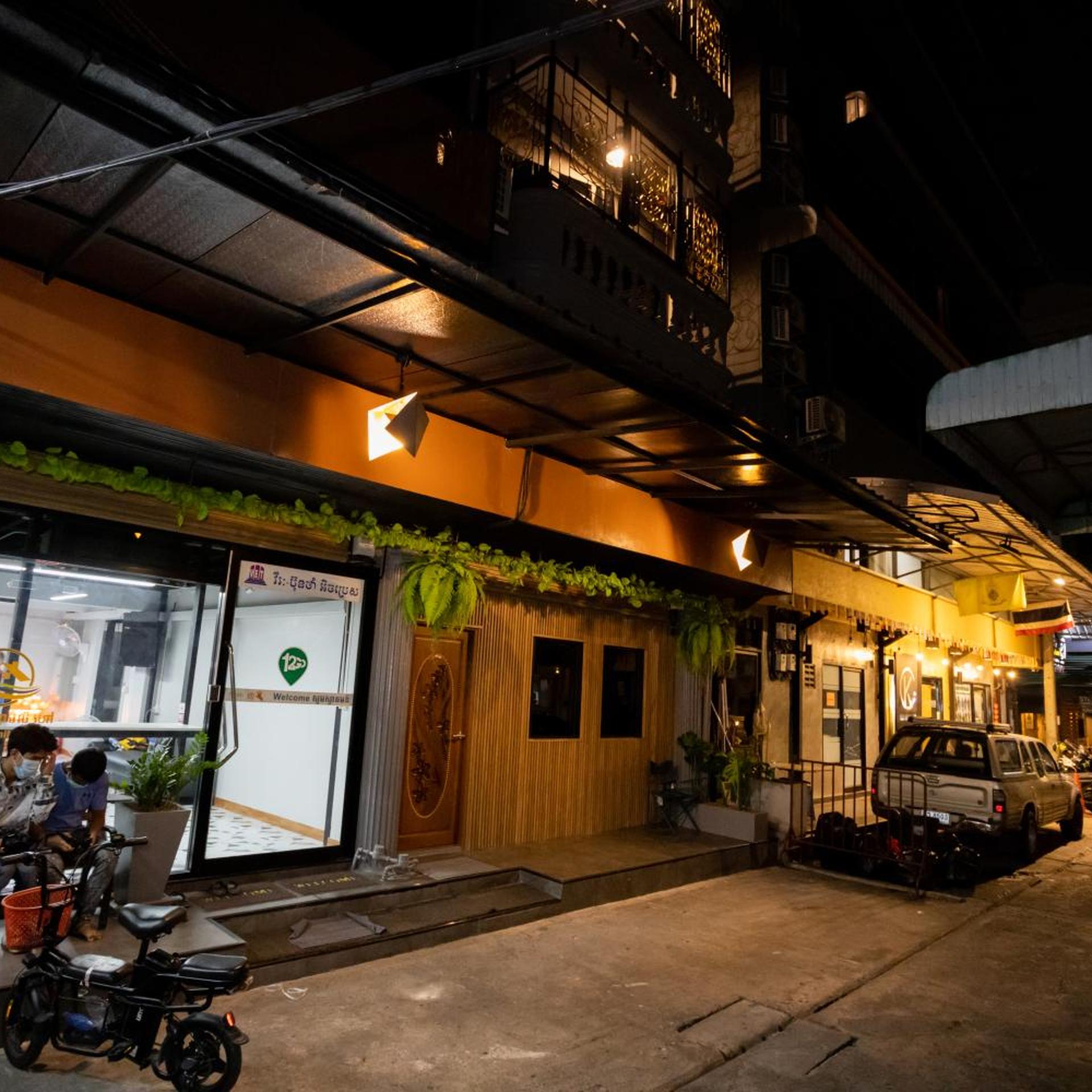 Pratunam Family House 2 44/50