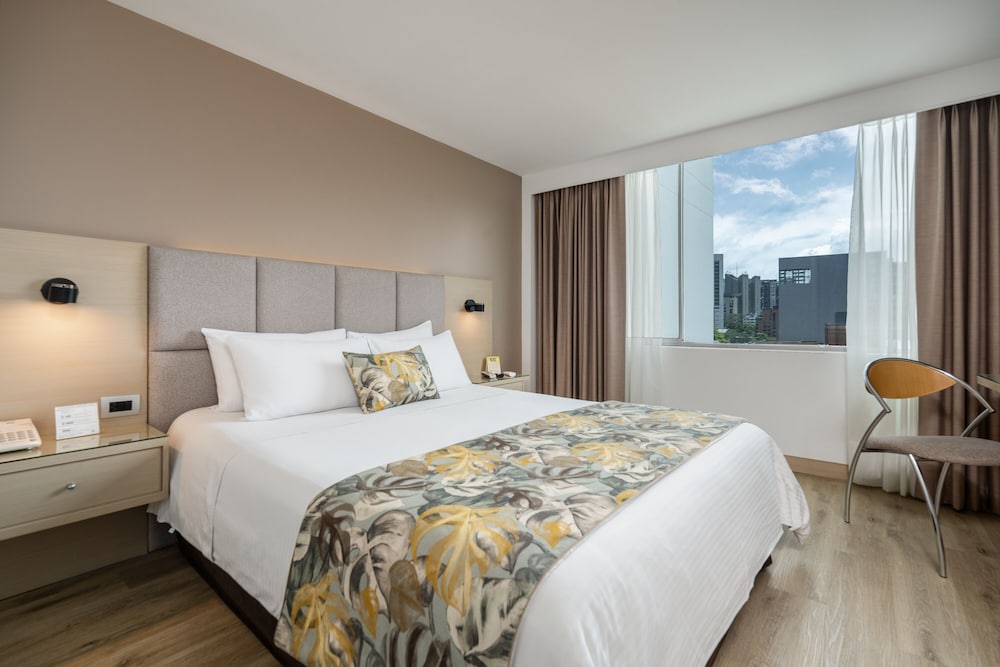 2 BEDROOMS, SUITE